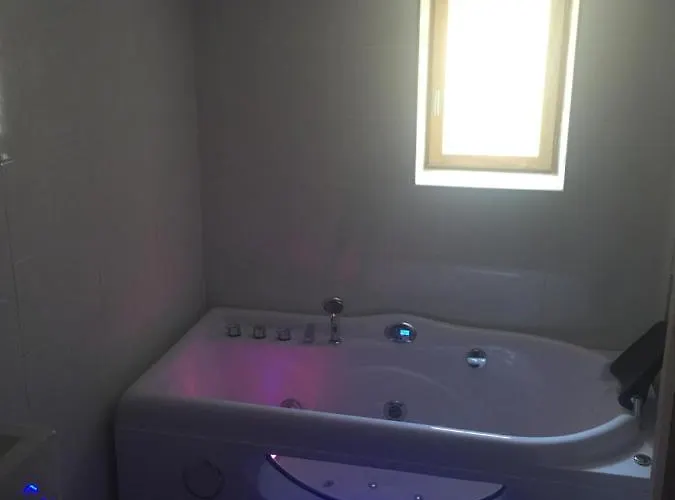 D'hotes La Voute Bed & Breakfast Volonne