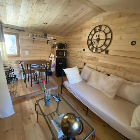 D'hotes La Voute Bed & Breakfast