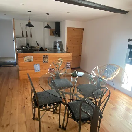 D'hotes La Voute Bed and Breakfast