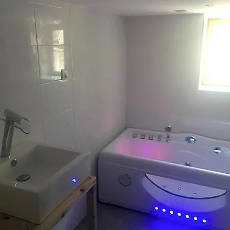 D'hotes La Voute Bed & Breakfast 3*