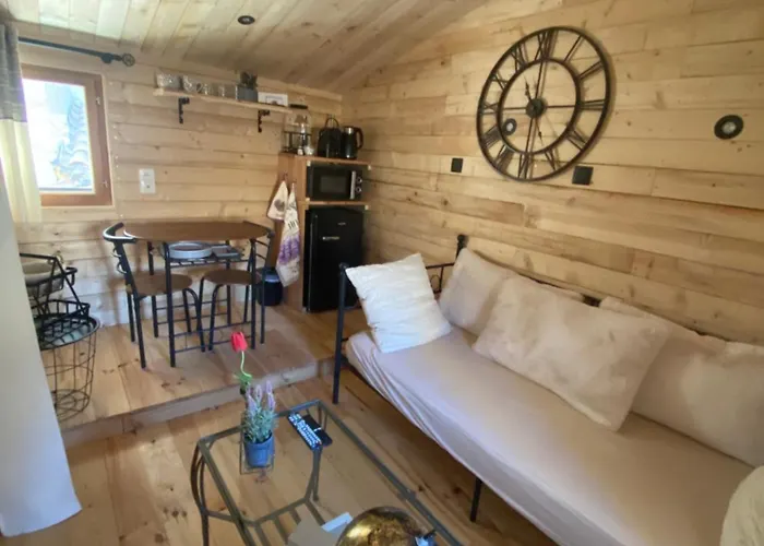 D'hotes La Voute Bed & Breakfast